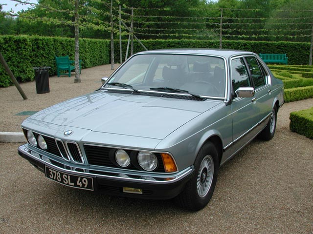 http://www.bmw-e23.com/images/bmw_e23_733i_1977.jpg